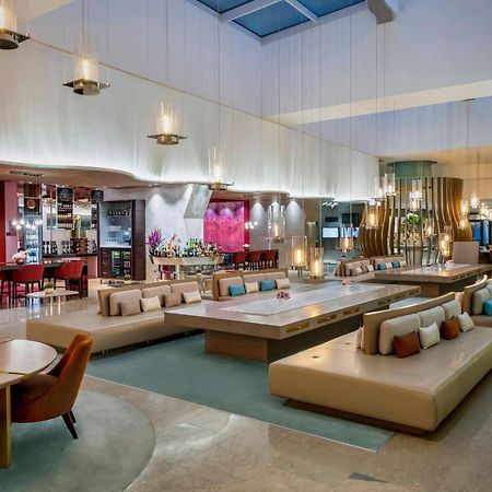 노보텔 이스탄불 보스포루스 호텔 외부 사진 The lobby of the hotel